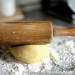 Zakaj je ananasovemu testu dodana vodka: zaveznik za hrustljavo teksturo zakaj-je-ananasovemu-testu-dodana-vodka-zaveznik-za-hrustljavo-teksturo.jpg